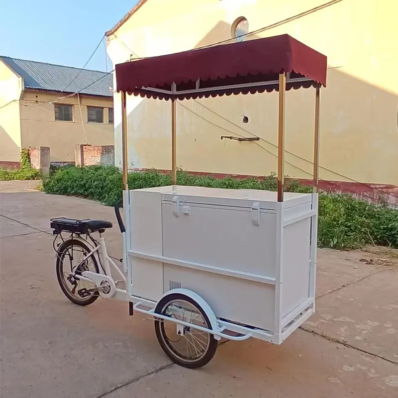 Bicicleta clásica con carrito de helados y pedales