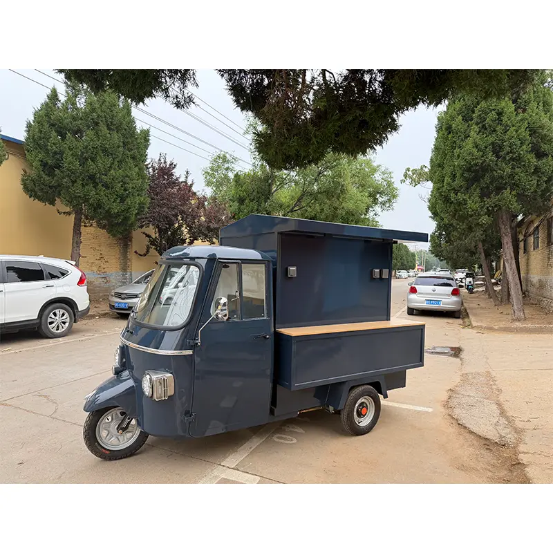 Furgoneta de comida rápida Piaggio con apertura lateral